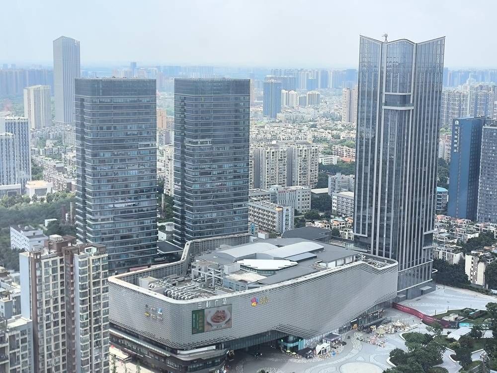 三利广场外观图